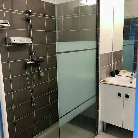 Neuf, Climatise, Proche Apartment